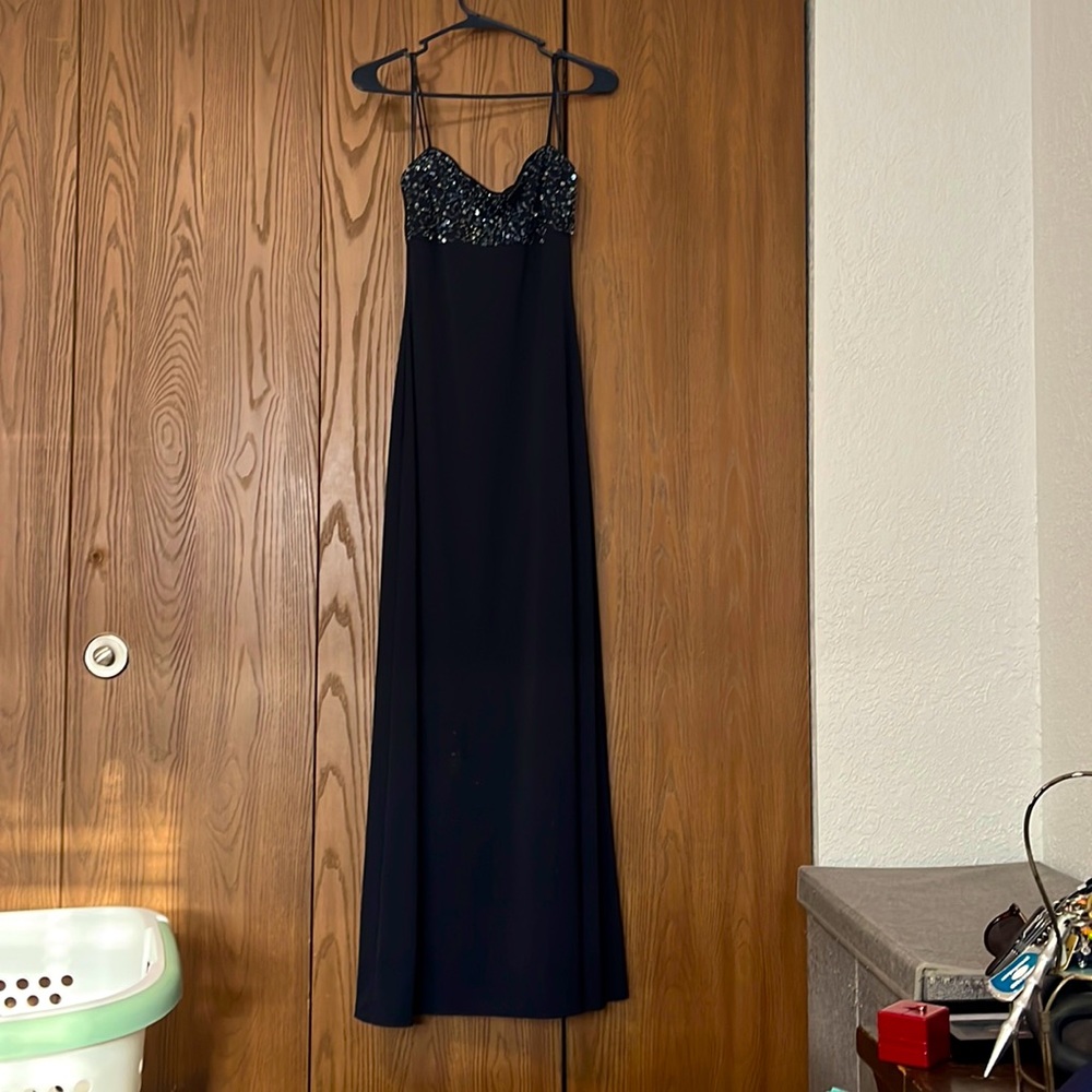 Women’s long formal navy blue dress